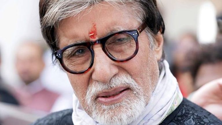 Amitabh-Bachchan-Admitted-in-Hospital