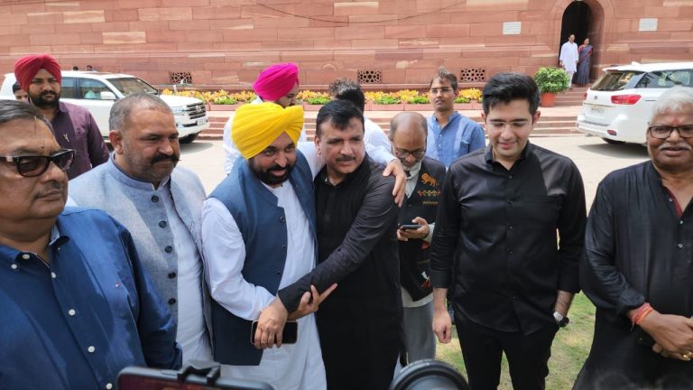 Bhagwant-Mann-met-Sanjay-Singh